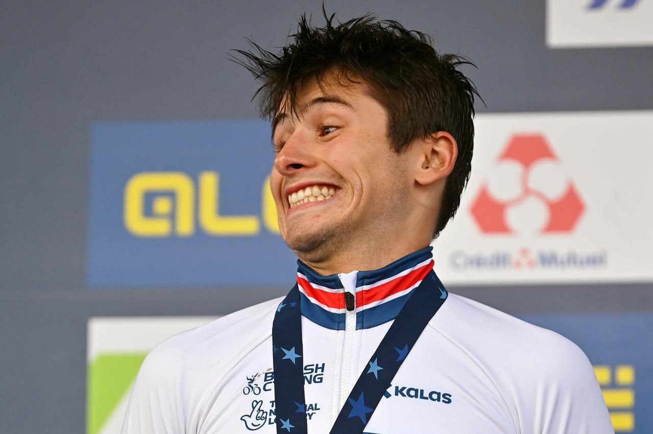 Cameron Mason on the podium of the European Cyclo-cross Championships