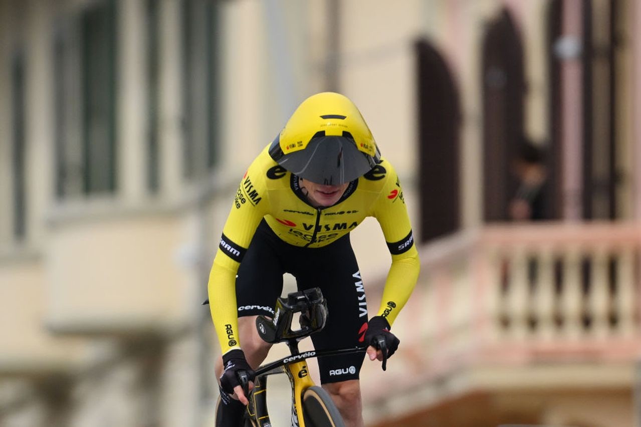 Jonas Vingegaard and his teammates debuted the helmet at Tirreno-Adriatico