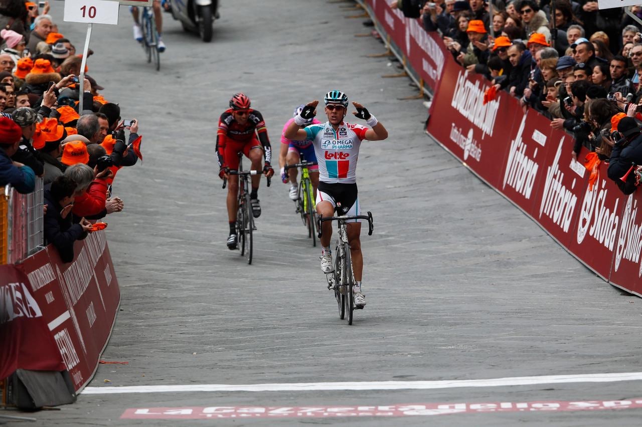 Philippe Gilbert winning Strade Bianche in 2011