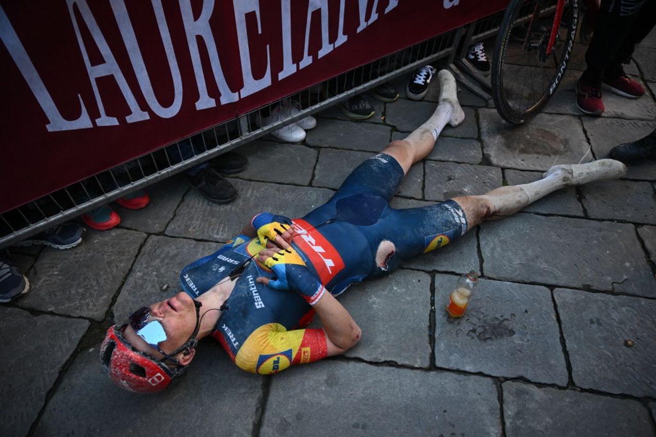 Toms Skujiņš (Lidl-Trek) had a little lie-down after Strade Bianche. He deserved it