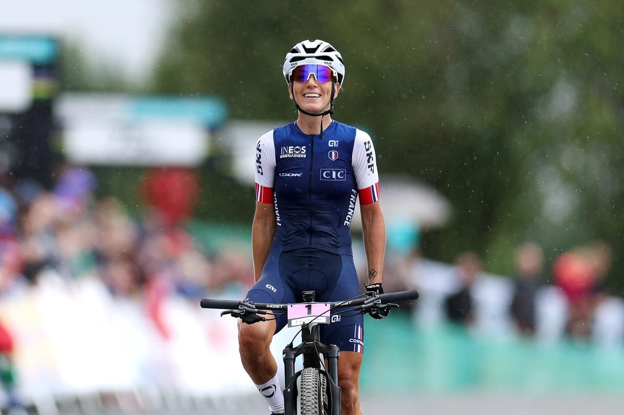 Pauline Ferrand-Prévot crossed the line solo to take her second world title in three days