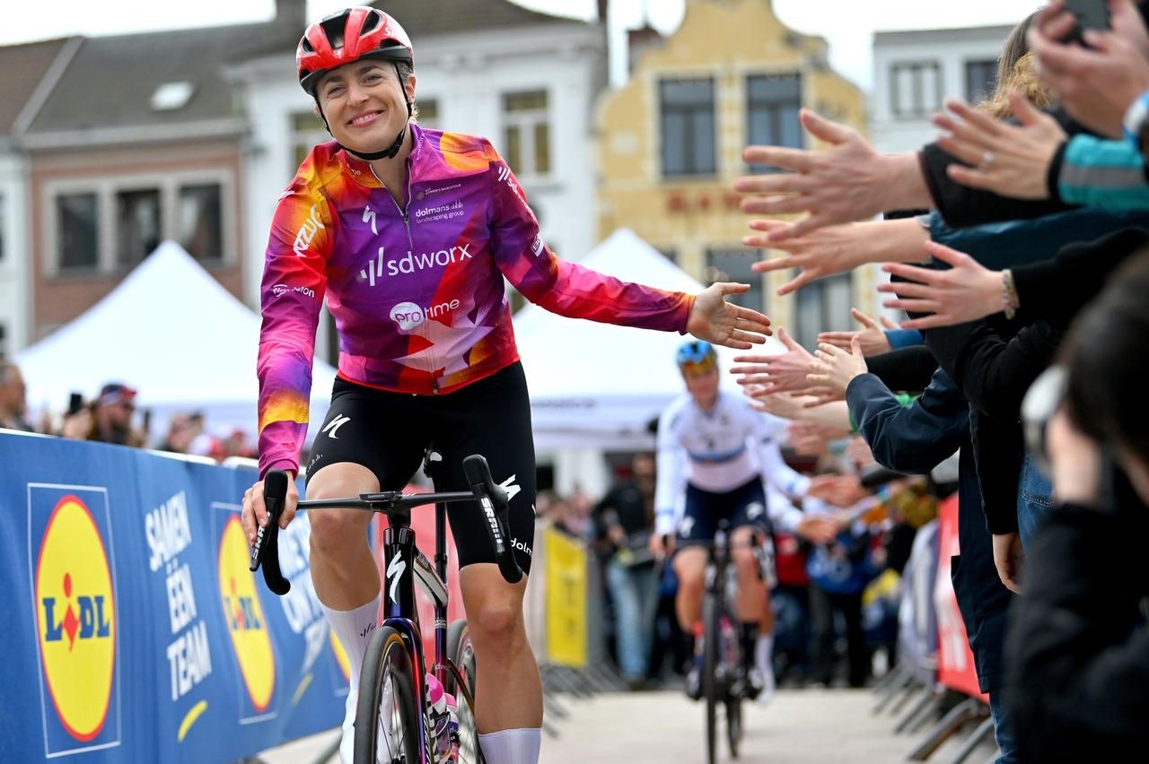 Marlen Reusser at the start of an ill-fated Tour of Flanders