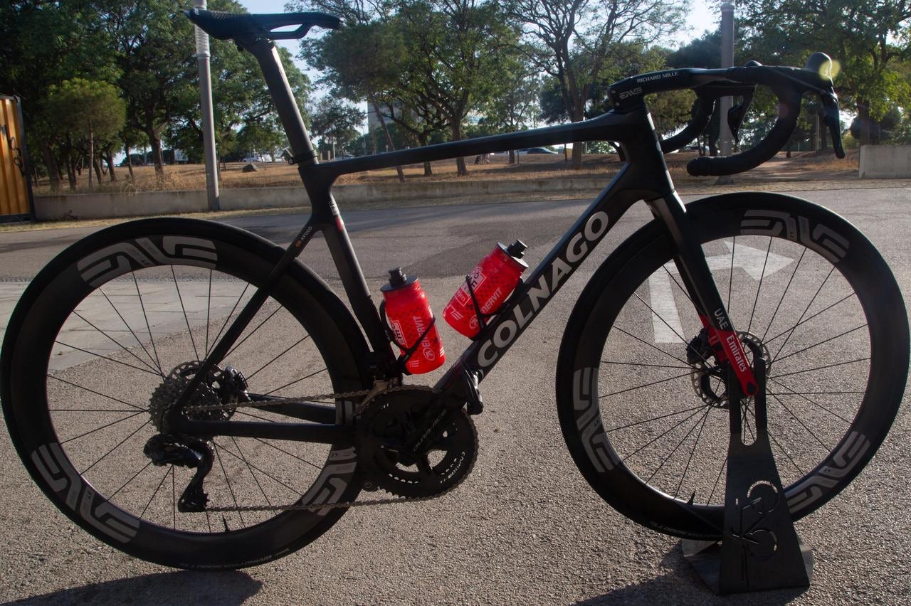The UAE Team Emirates issued Colnago V4Rs that Juan Ayuso is riding at this year's Vuelta a España